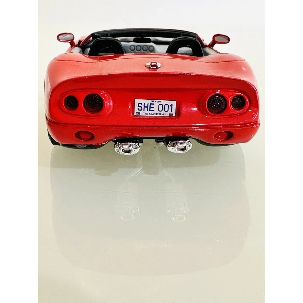 Bburago Red 1999 Shelby Series 1 Red 1:24 Scale Gold Collection